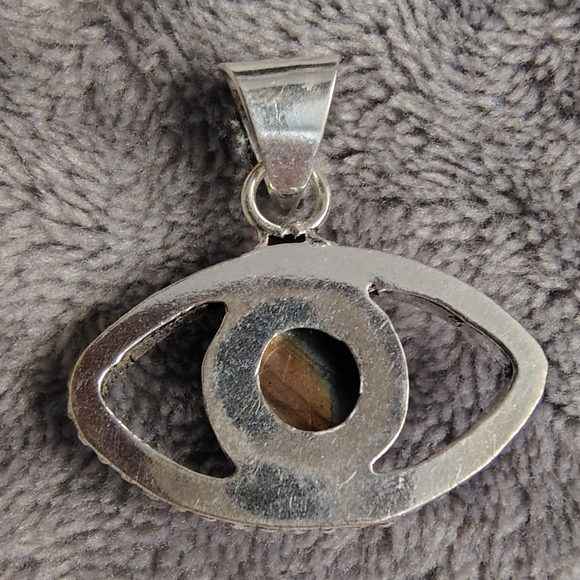 Labradorite Evil Eye Silver Pendant - Picture 3 of 5